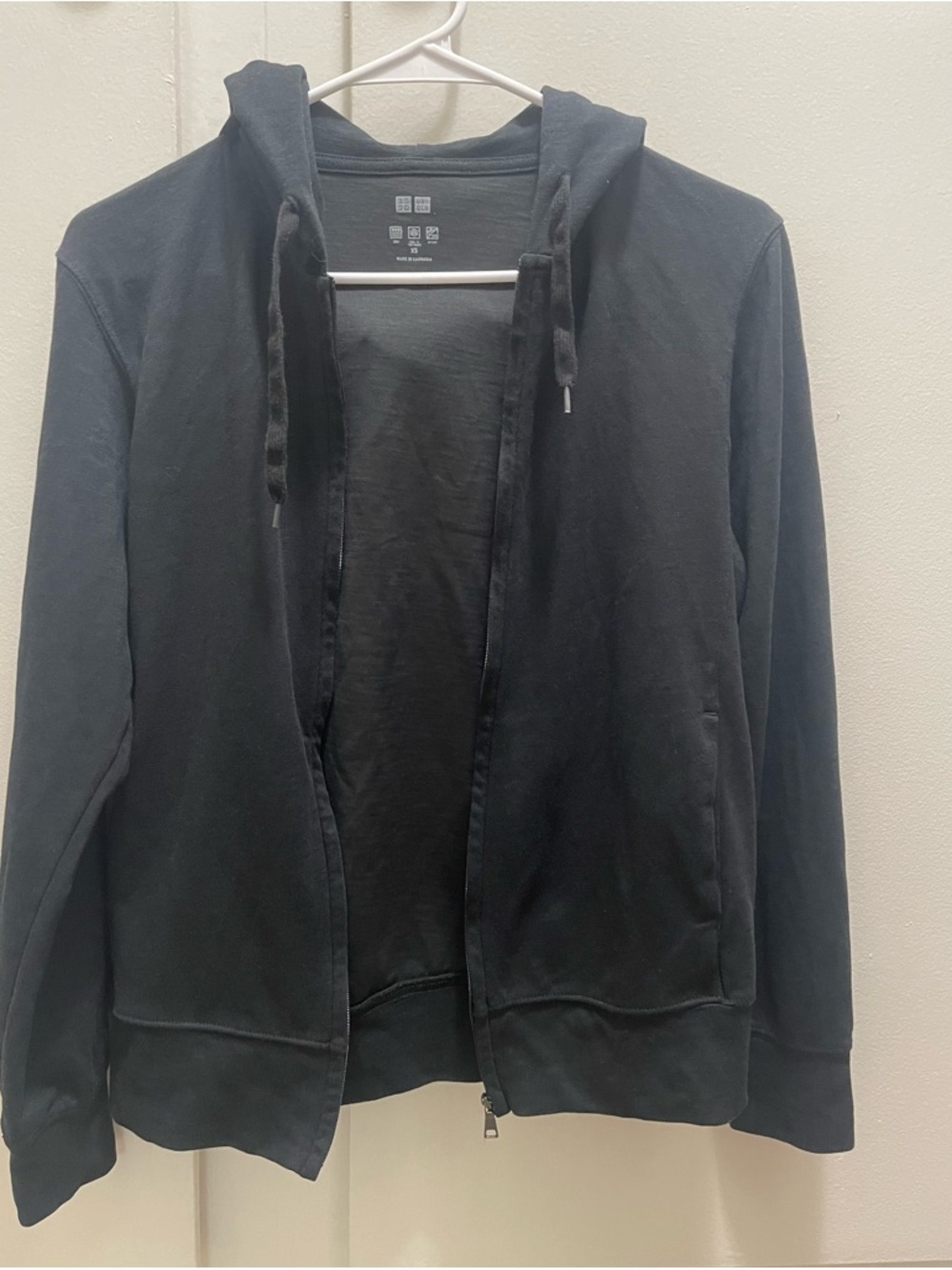 Uniqlo Black Zip Hoodie with Drawstring Hood - Picture 2 of 4